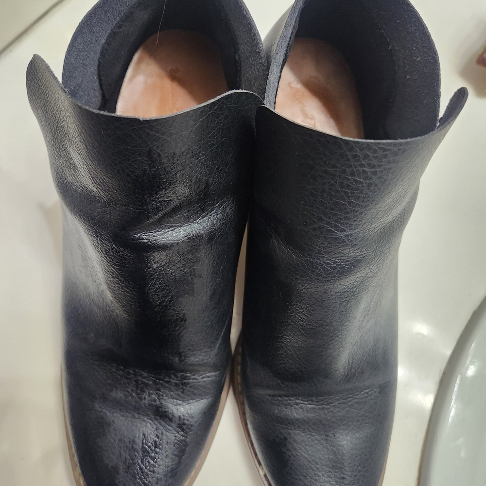 Black Leather Women's Shoes